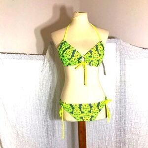 Kaligirlz NWT Skulls Lime Print Bikini Size Médium